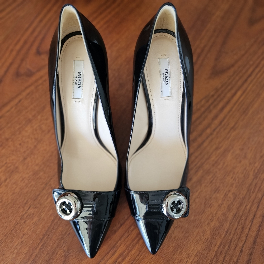 PRADA Black Italian Patent Leather Button Heels Point Toe Sz 40.5 NWOT - Picture 6 of 14